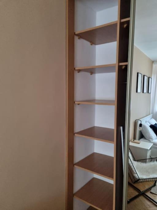 Przytulne Mieszkanko Z Balkonem I Parkingiem W Sercu Pragi Poludnie Appartement