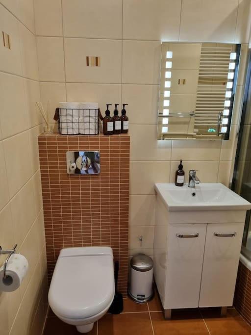 Appartement Przytulne Mieszkanko Z Balkonem I Parkingiem W Sercu Pragi Poludnie Warschau