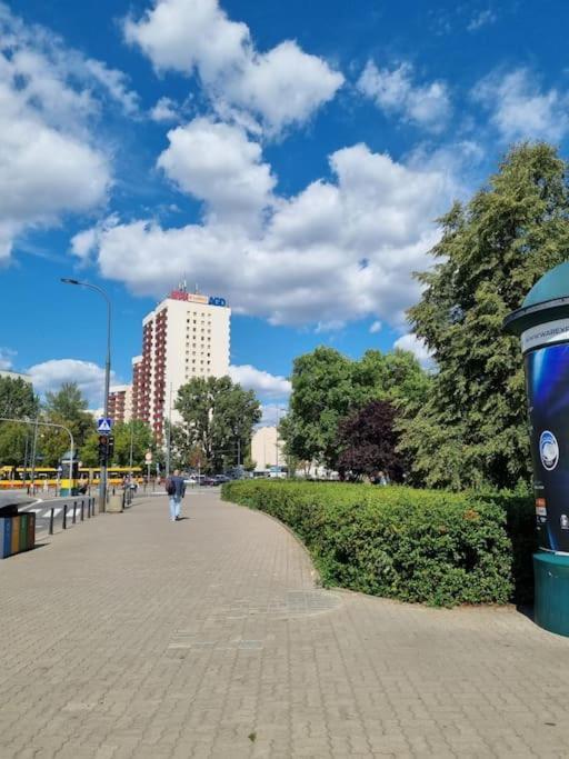 Przytulne Mieszkanko Z Balkonem I Parkingiem W Sercu Pragi Poludnie Warschau